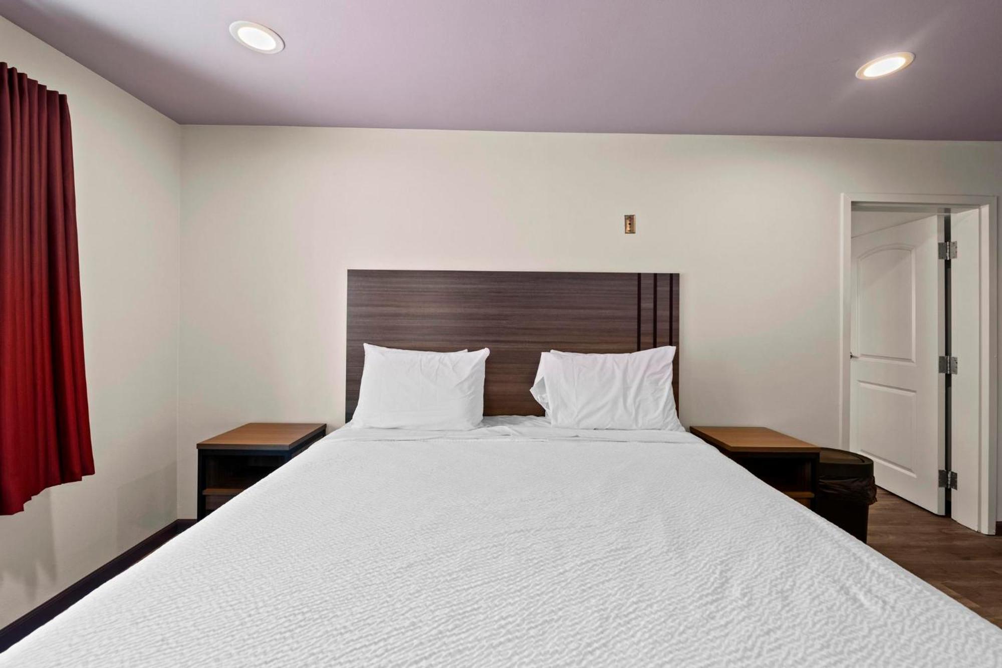 Hyland 2* Long Beach